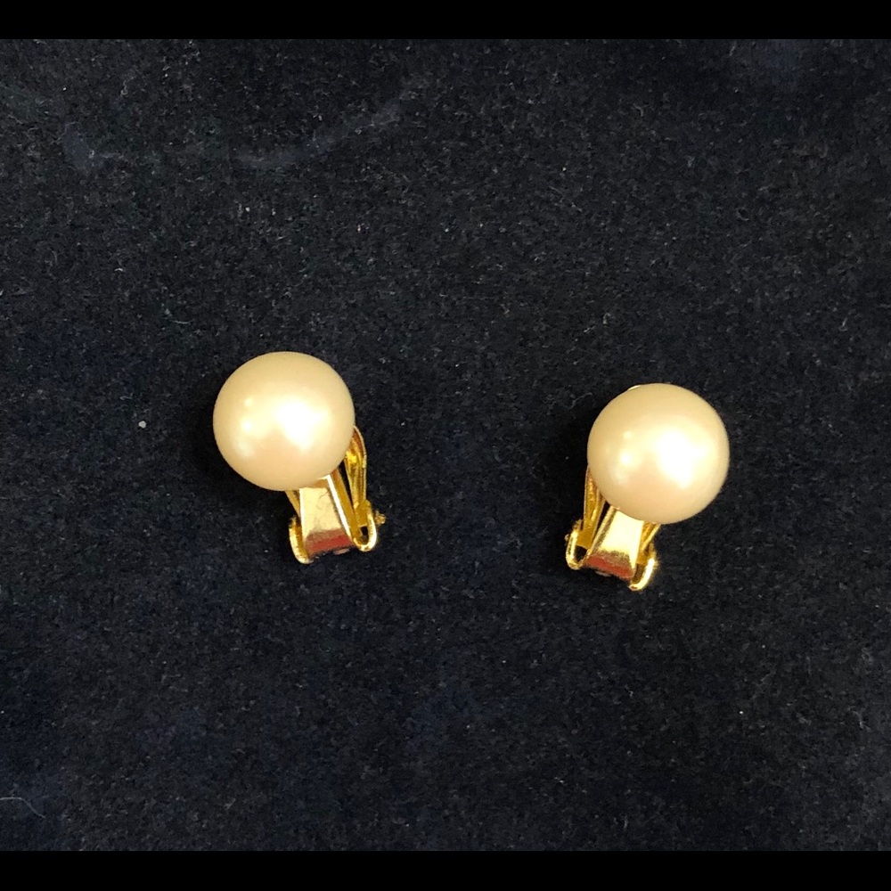 Vintage Large Faux Pearl Ear Clasp